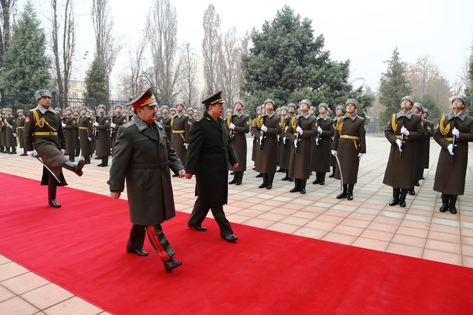 Қытай қорғаныў министри Өзбекистанға келди