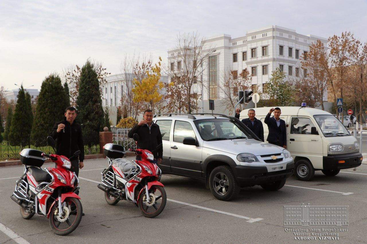 Bozataw hám Taxtakópir rayonlarına xızmet transportları tapsırıldı